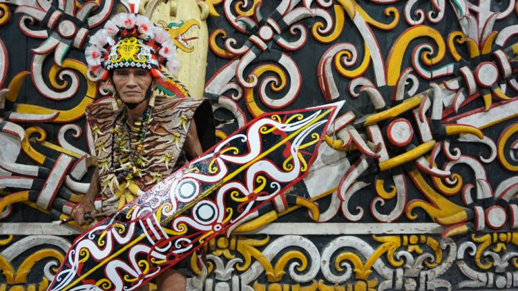 Pakaian adat Sapei Sapaq Dayak Kenyah