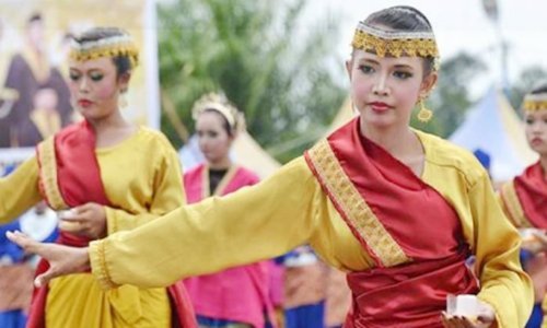 Foto penari pada entri Tari Jugit di Budaya Indonesia.
