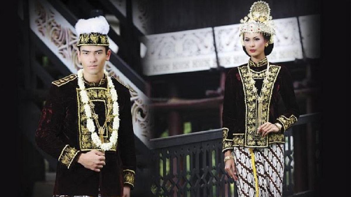 Baju Adat Kalimantan Timur, Takwo Kustim.