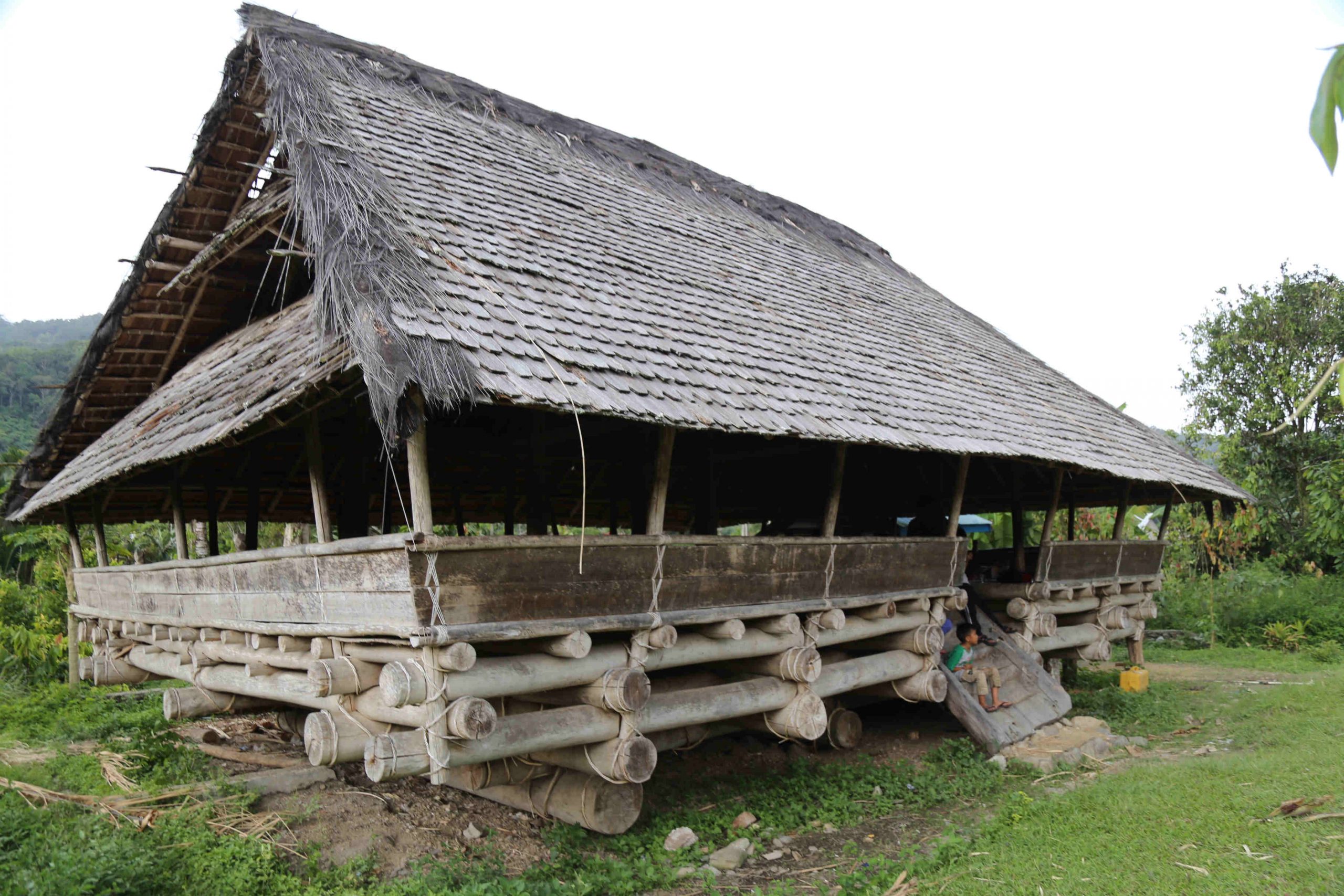 Rumah Adat Lobo. Sumber foto yang dicantumkan laman Lamudi: Nesabamedia.