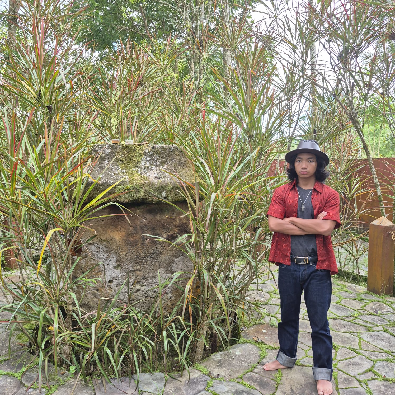 Waruga Mamarimbing, salah satu kuburan adat Minahasa.