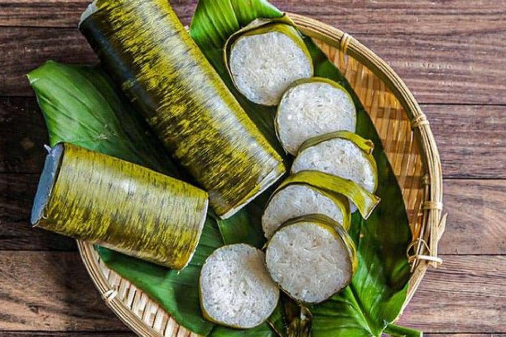 Lemang dalam bambu. Kredit gambar pada laman Popmama: Pinterest.com/12.