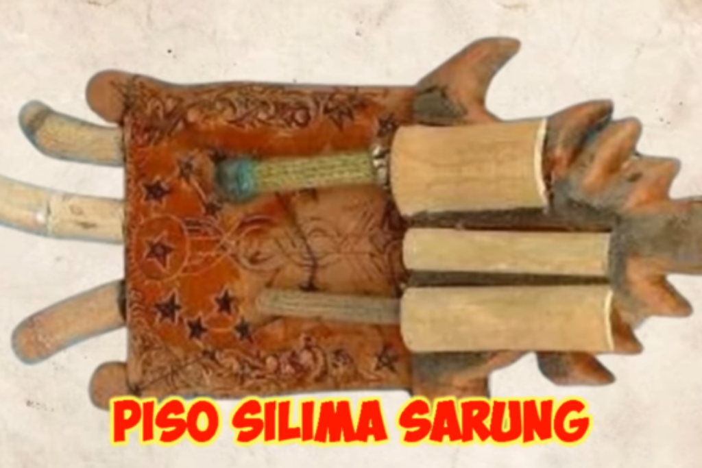 Piso Silima Sarung. Gambar pada laman Batakita mencantumkan nama senjata pada foto.